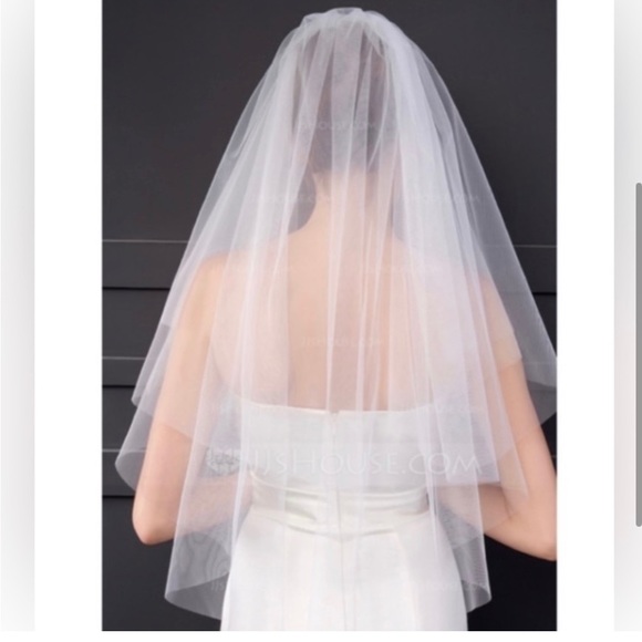 Bridal Wedding Veil - Picture 2 of 4